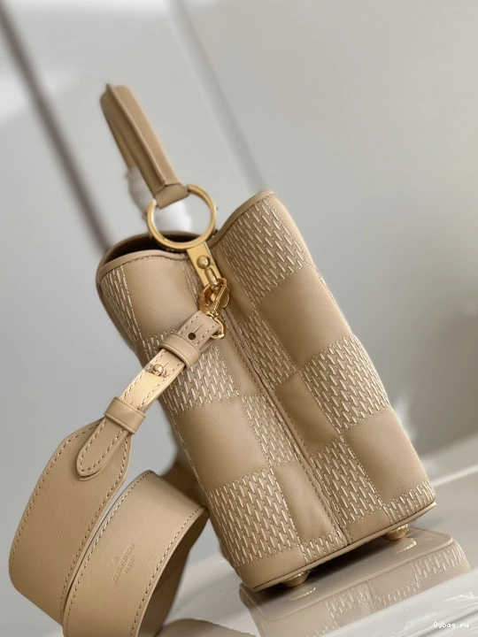CAPUCINES MM VUITTON LOUIS 0816